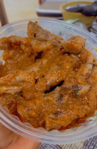 Patte de poulet et Alloco