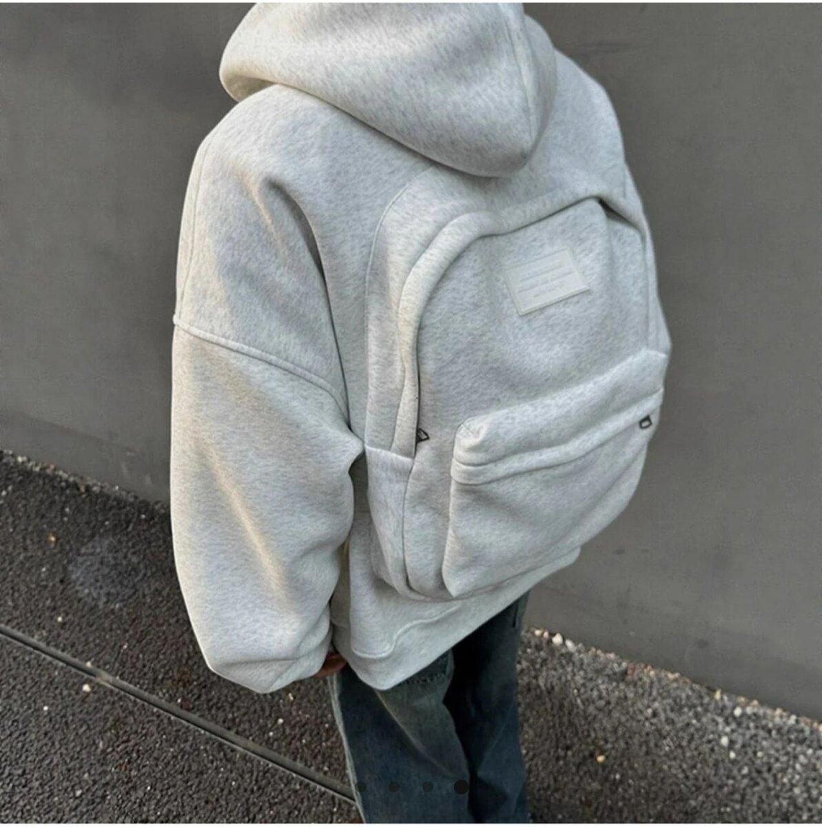 Sweat à capuche avec sac à dos