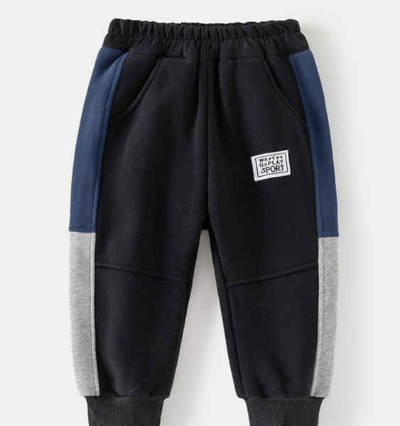 Наши спортивные штаны с начёсом – идеальный выбор для холодного времени года! ❄️ Они мягкие, тёплые и отлично подходят как для прогулок, так и для игр дома.