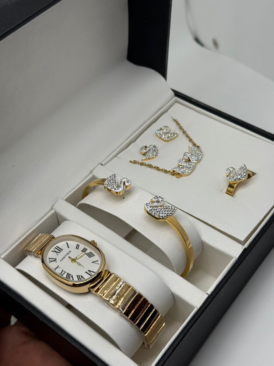 Ensemble Montre et Bijoux Élégant