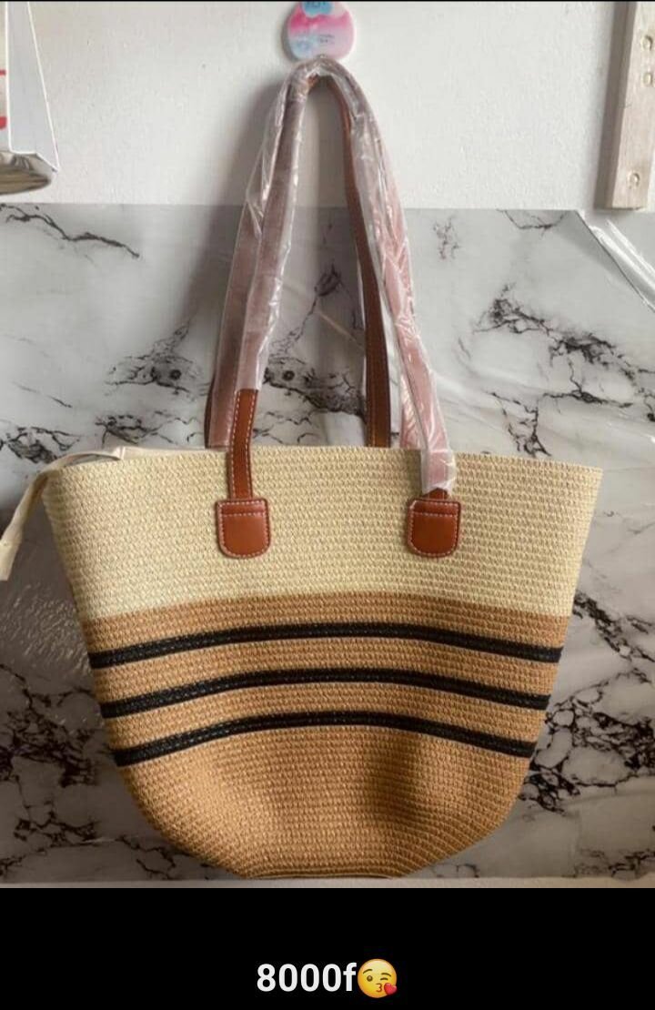 Sac cabas en paille élégant