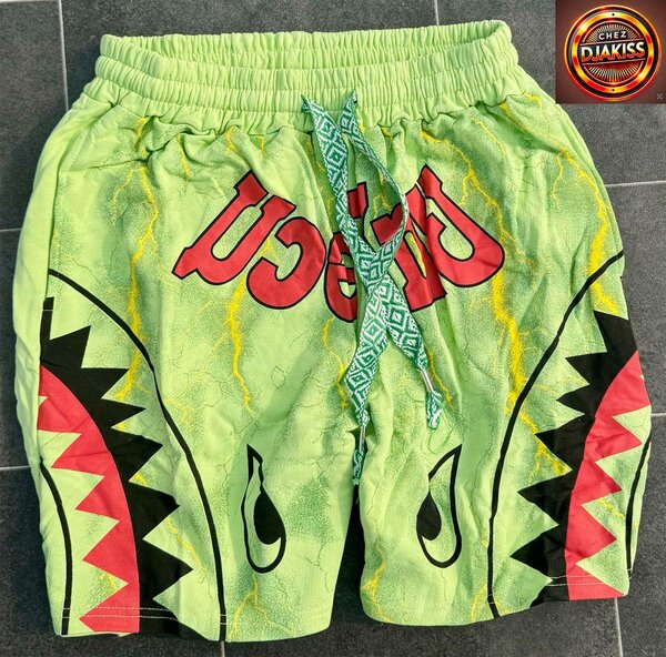 Shorts à motif requin