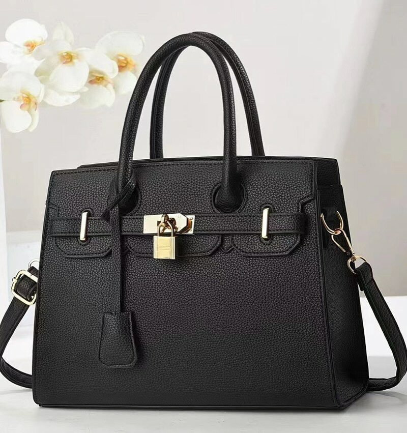 Stylish and fashionable women's bag