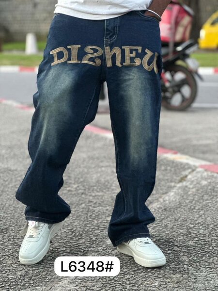 Jeans larges homme style urbain