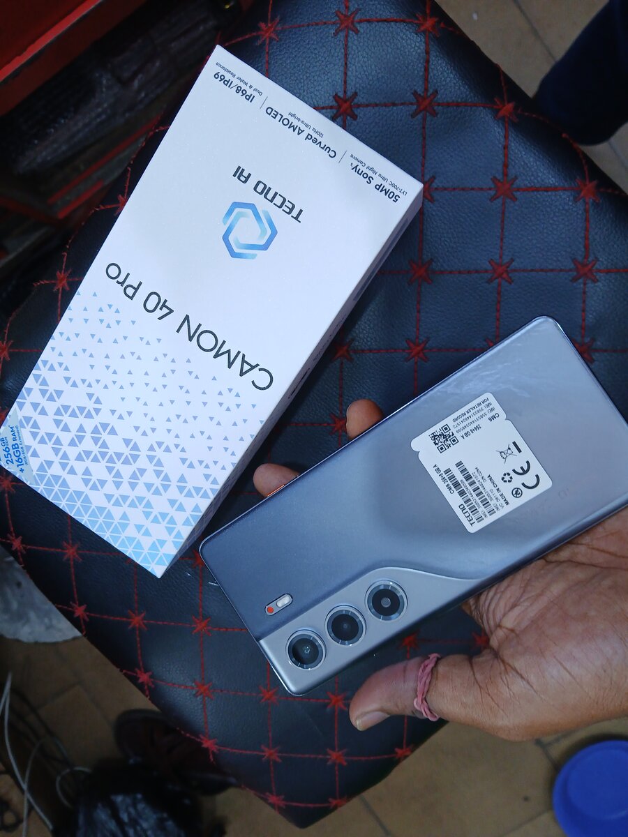 Camon 40pro 256GB 8ram