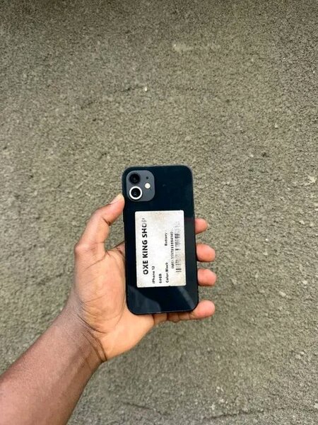 iPhone 12 noir débloqué