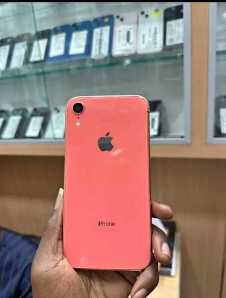 iPhone XR Corail Débloqué