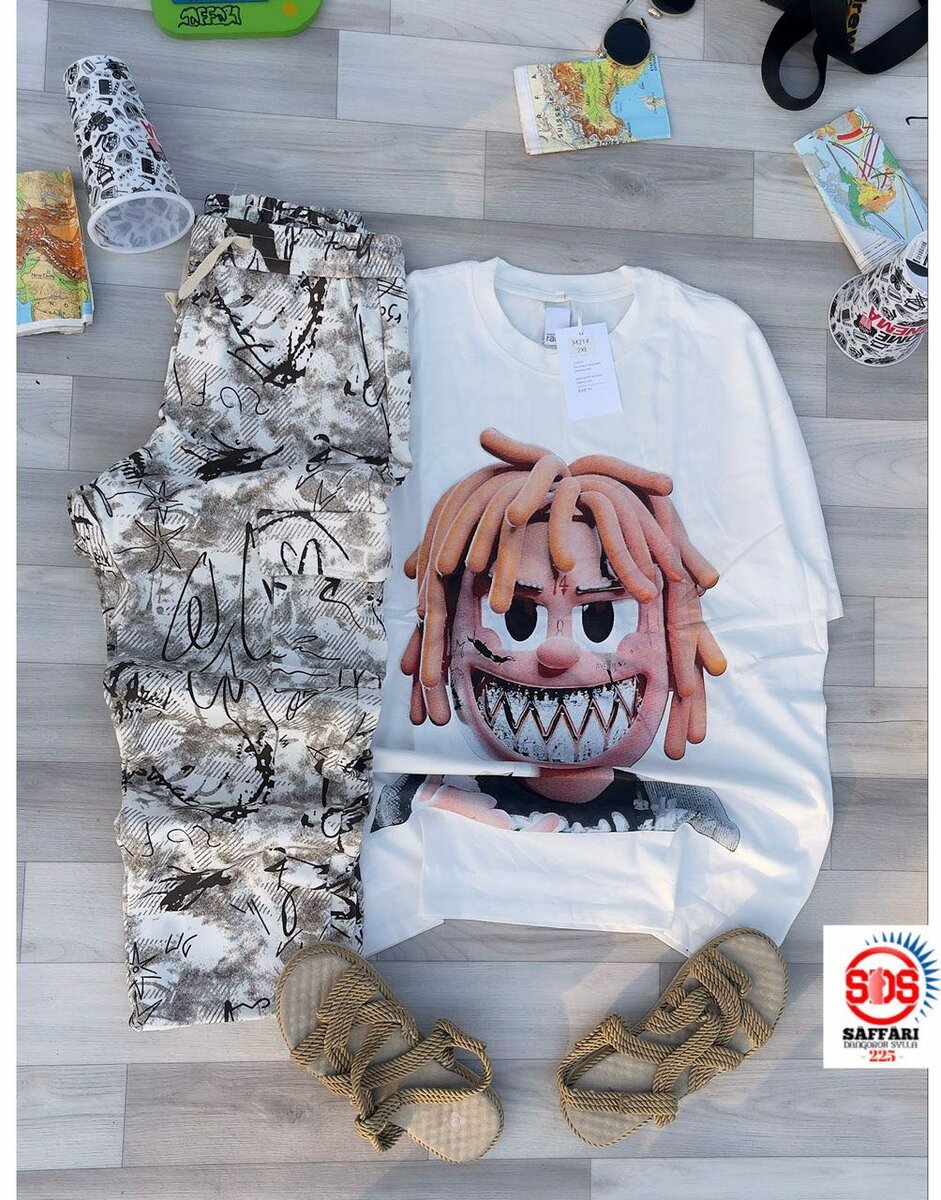 Complet pantalon, tee-shirts et chaussures