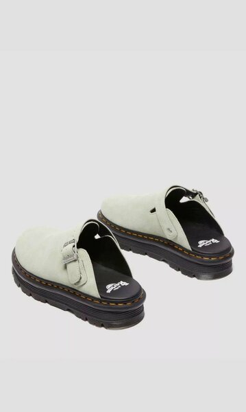 Sabots en cuir robuste