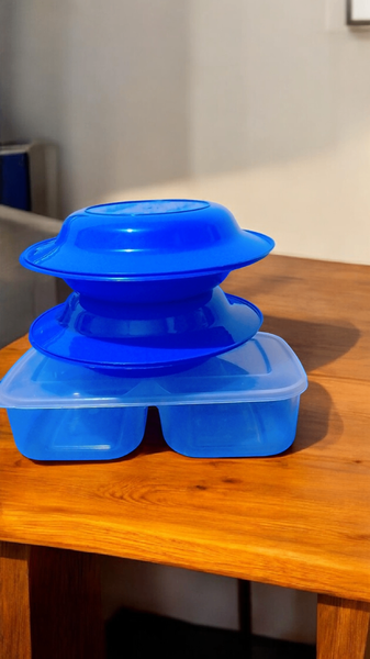 Récipients alimentaires empilables bleus