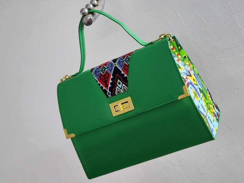 Sac à main élégant coloré