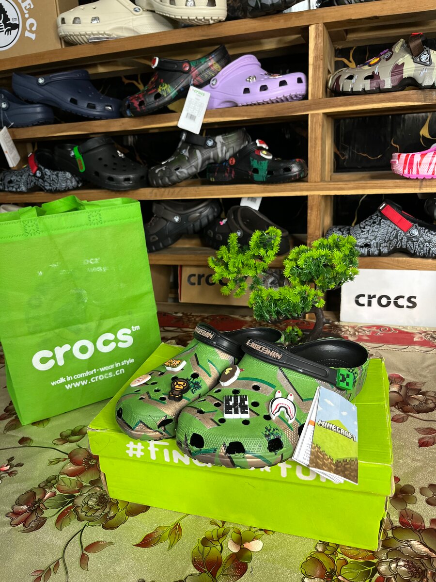 NOUVEAU CROCS MINE CRAFT