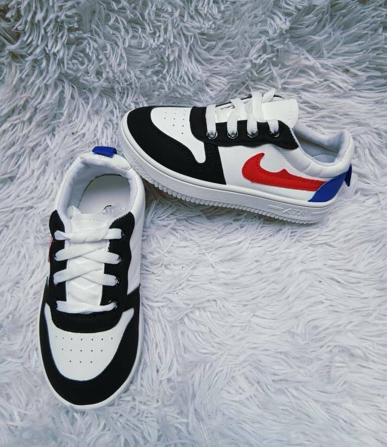 Chaussures de sport colorées