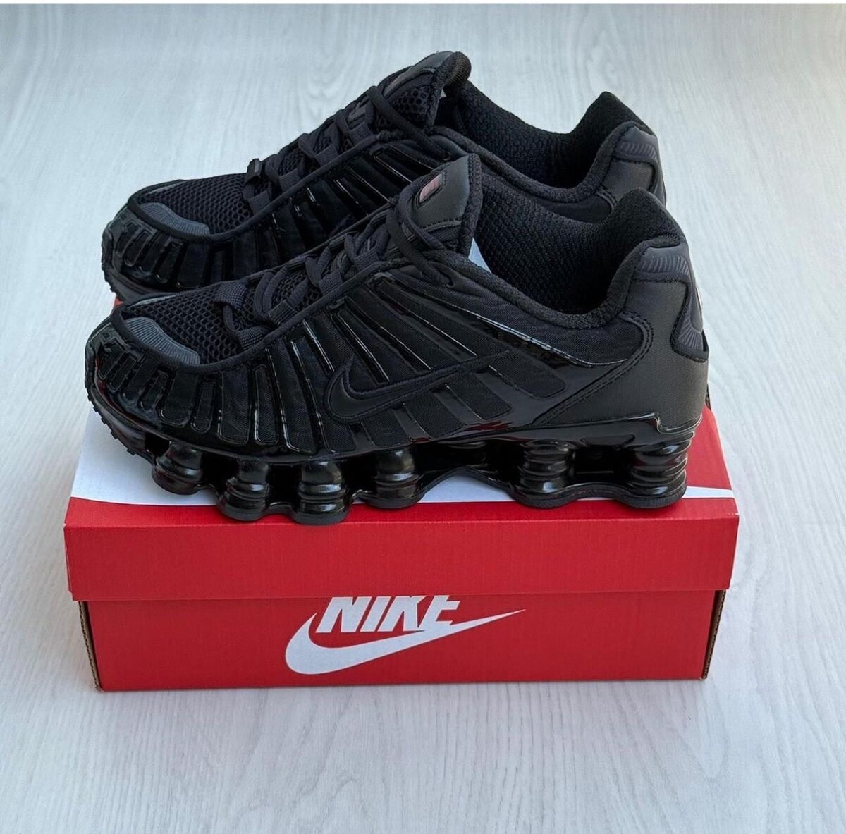 Baskets Nike sport noires élégantes