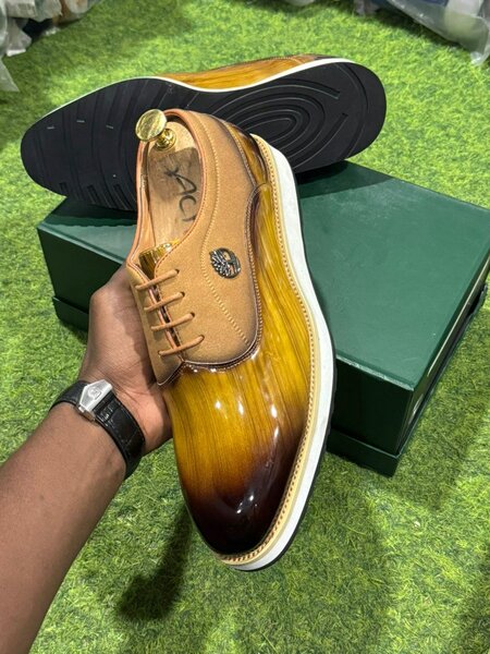 Chaussures Derby en cuir brillant