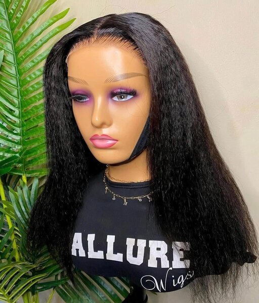 Perruque en dentelle noire naturelle