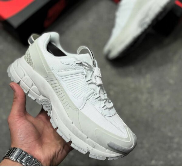 Baskets blanches sport homme