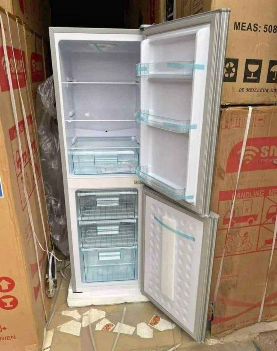 Réfrigérateur combiné 196L