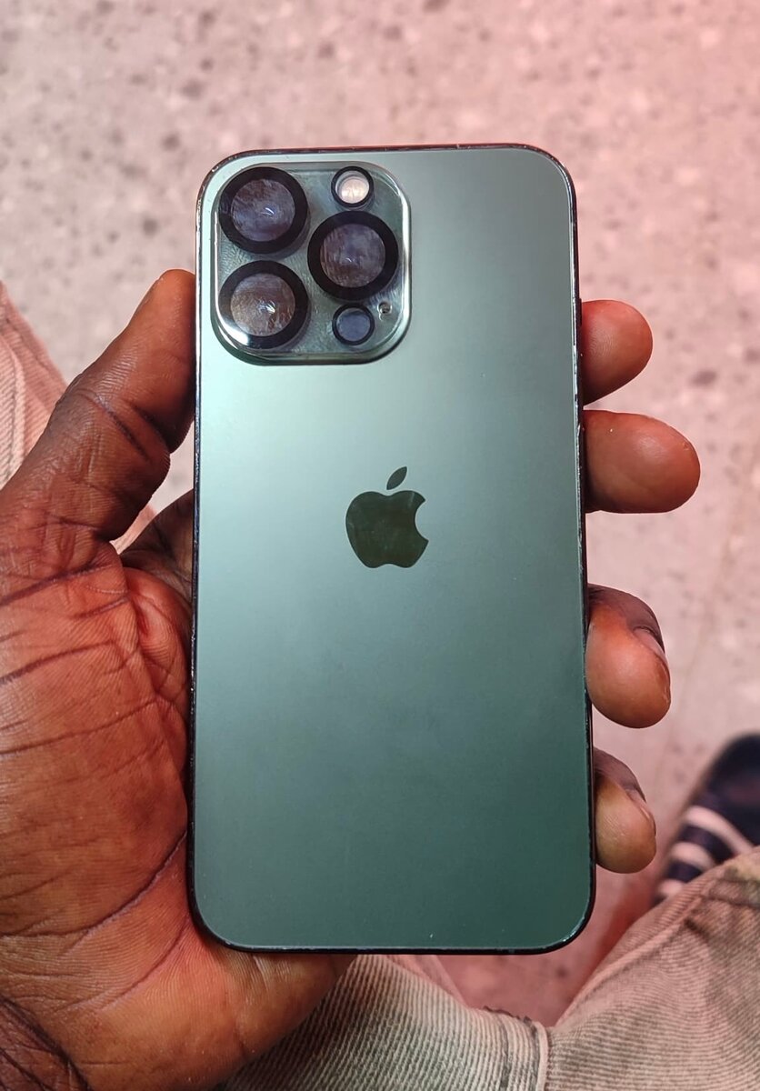 iPhone 13 Pro - Écran fendu