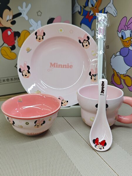 Детская посуда с Disney
