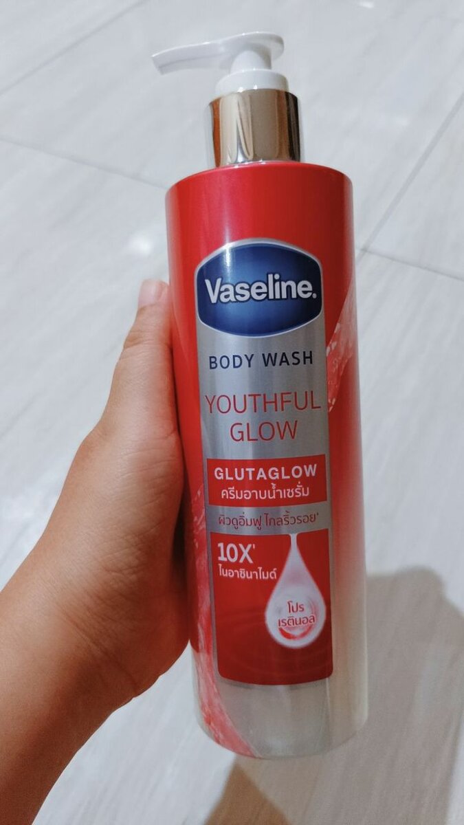 Vaseline Youthful Glow Body Wash