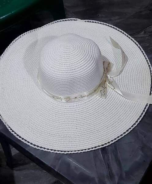 Chapeau en paille élégant