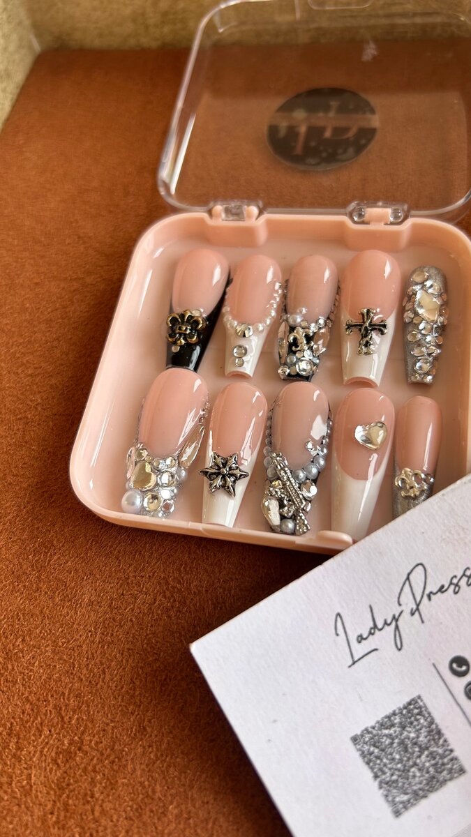 Press on nails diamond (L)