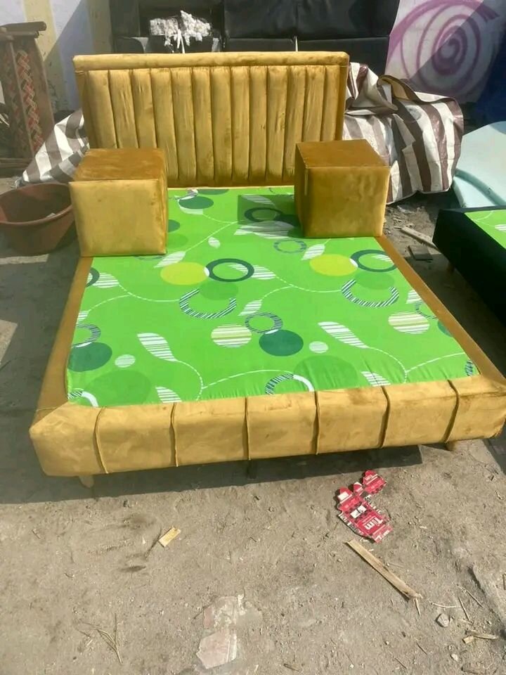 Lit capitonné élégant