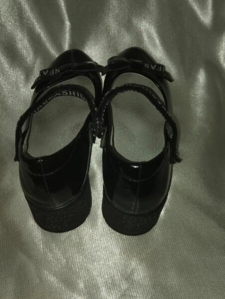 Туфли на учёбу.