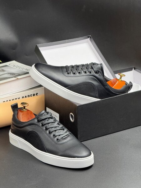 TIMBERLAND BLACK AND WHITE