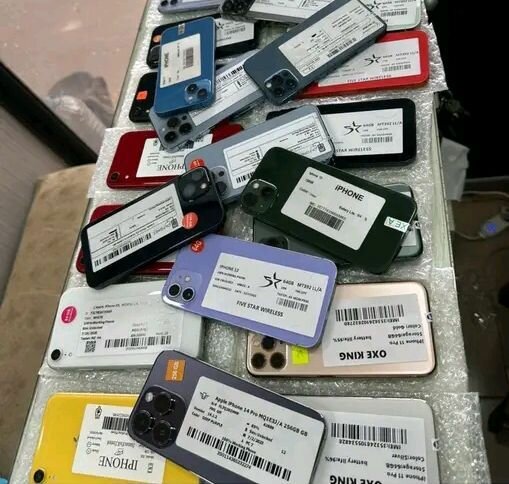 iPhones Neufs - Multicolores