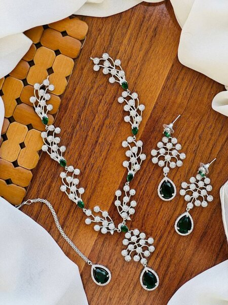 Ladies wedding set Necklace and earrings