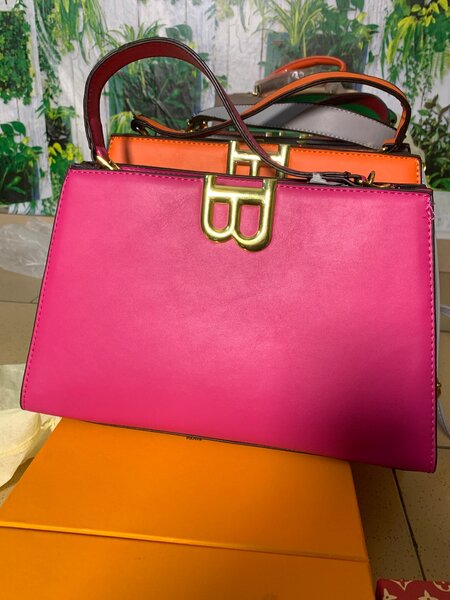 Sac à main coloré élégant