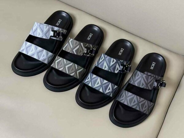 Sandales Dior élégantes