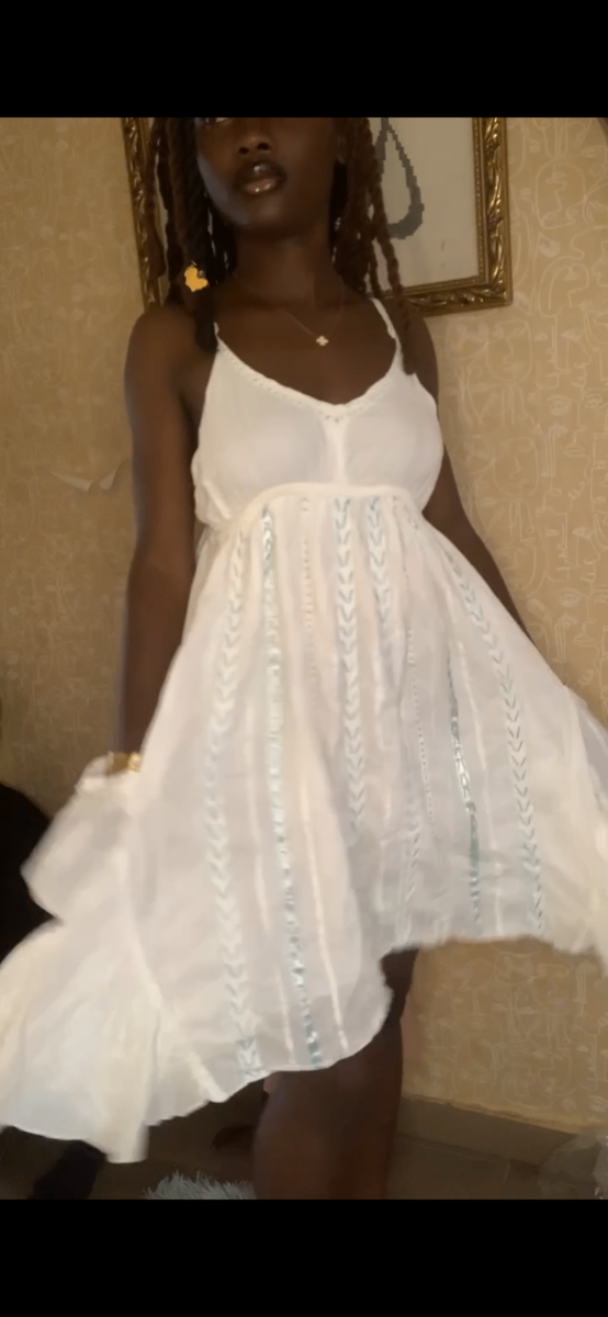 Robe d'Été Blanche Élégante