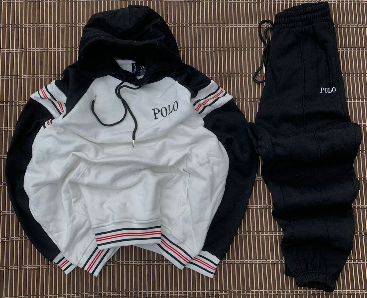 Ensemble de sport à capuche