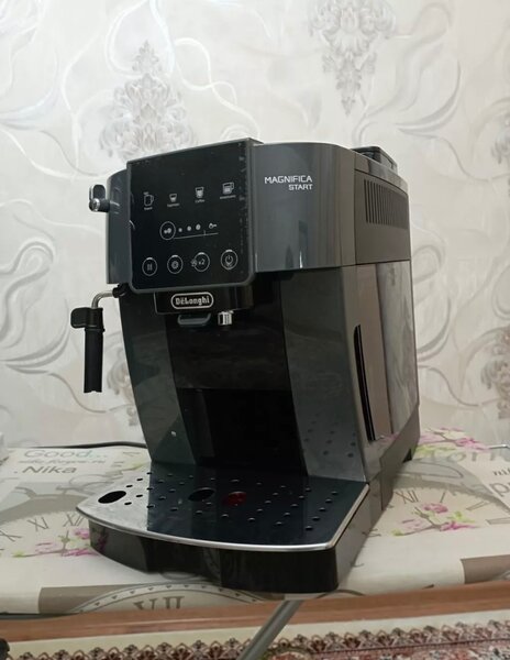 Кофемашина De'Longhi ECAM220.21.BG