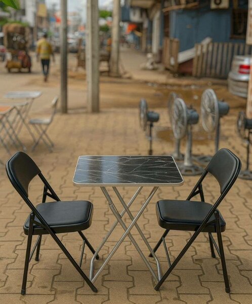 Ensemble Table et Chaises Pliantes