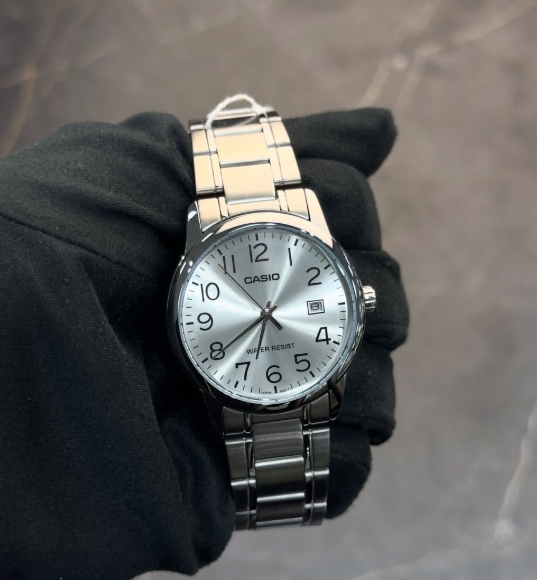 Casio белые часы 