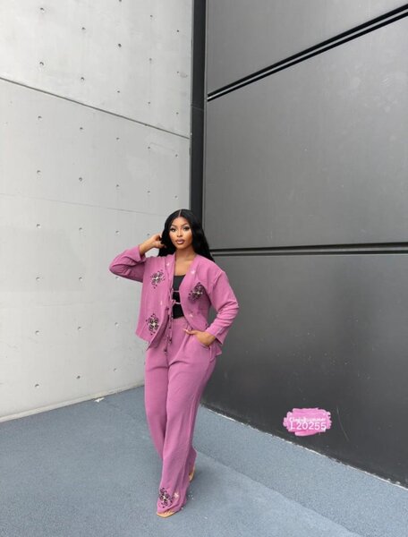 Chic ensemble femme disponible