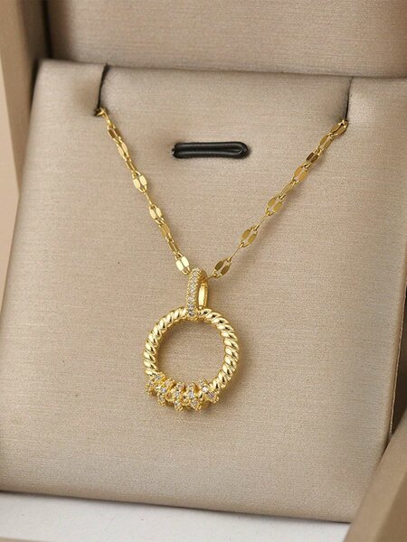 Collier Pendentif Doré Élégant