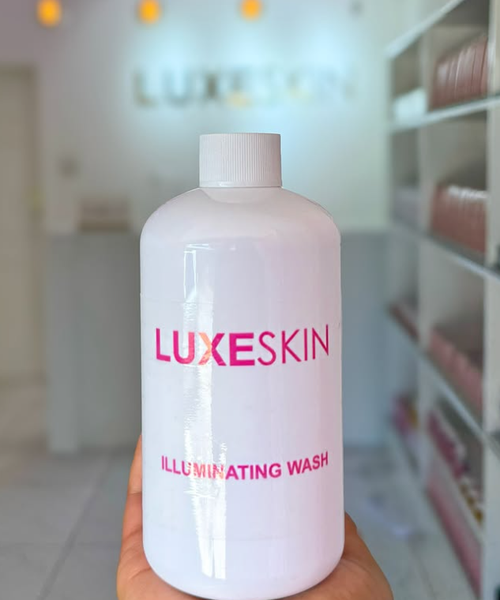 Illuminating body wash