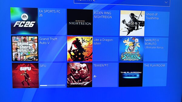 Console PS4 avec manette