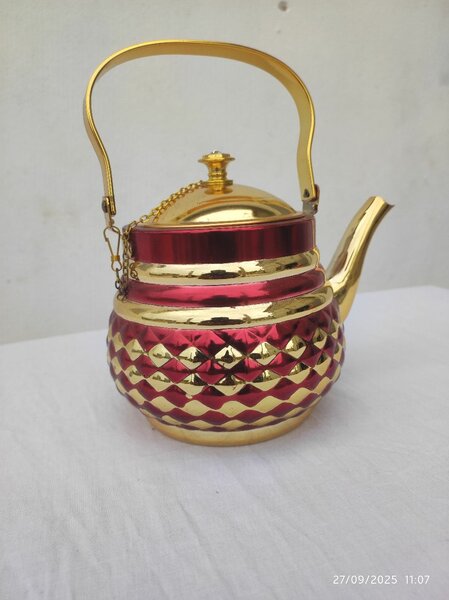 Théière  rouge élégante