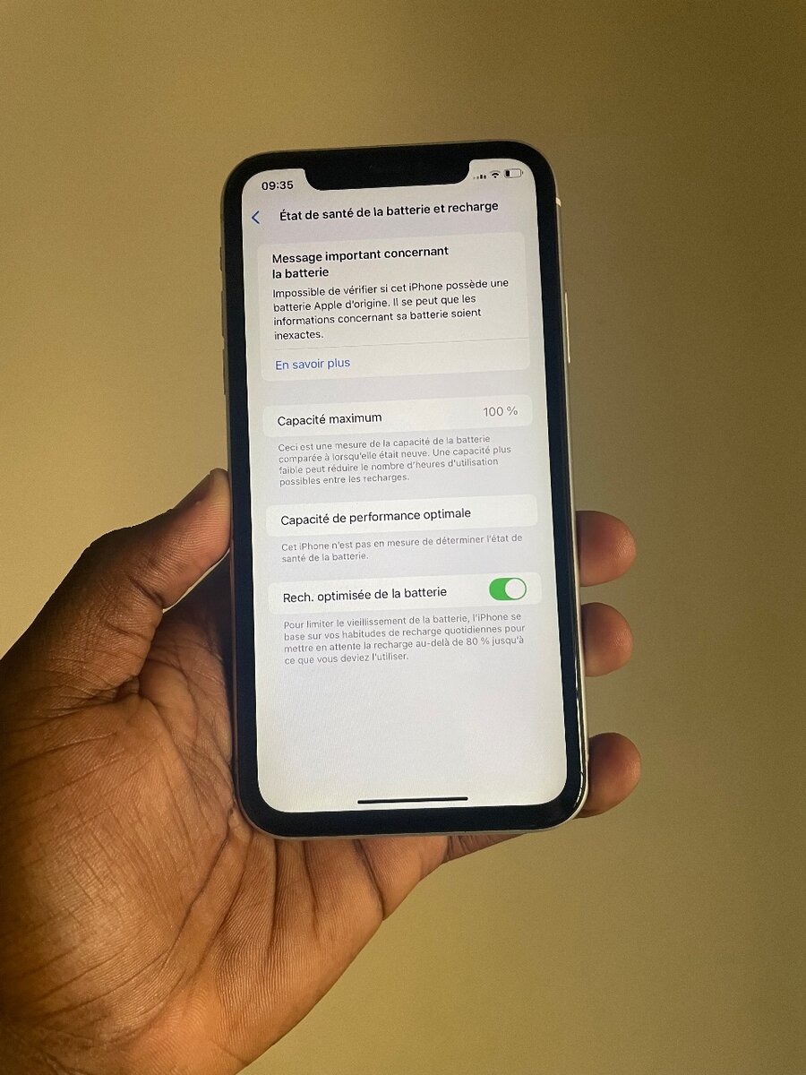 iPhone 11 64go quasi neuf 105.000