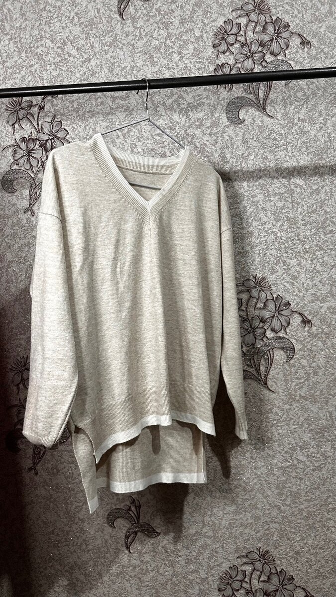 Базовый свитер