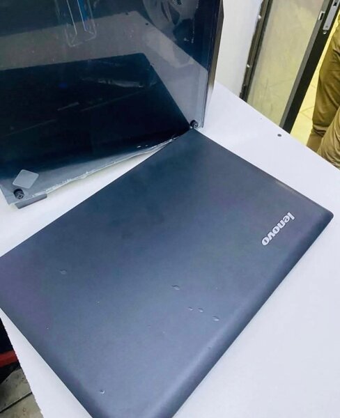 Ordinateur portable Lenovo moderne