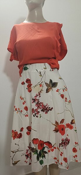 Ensemble jupe fleurie élégante