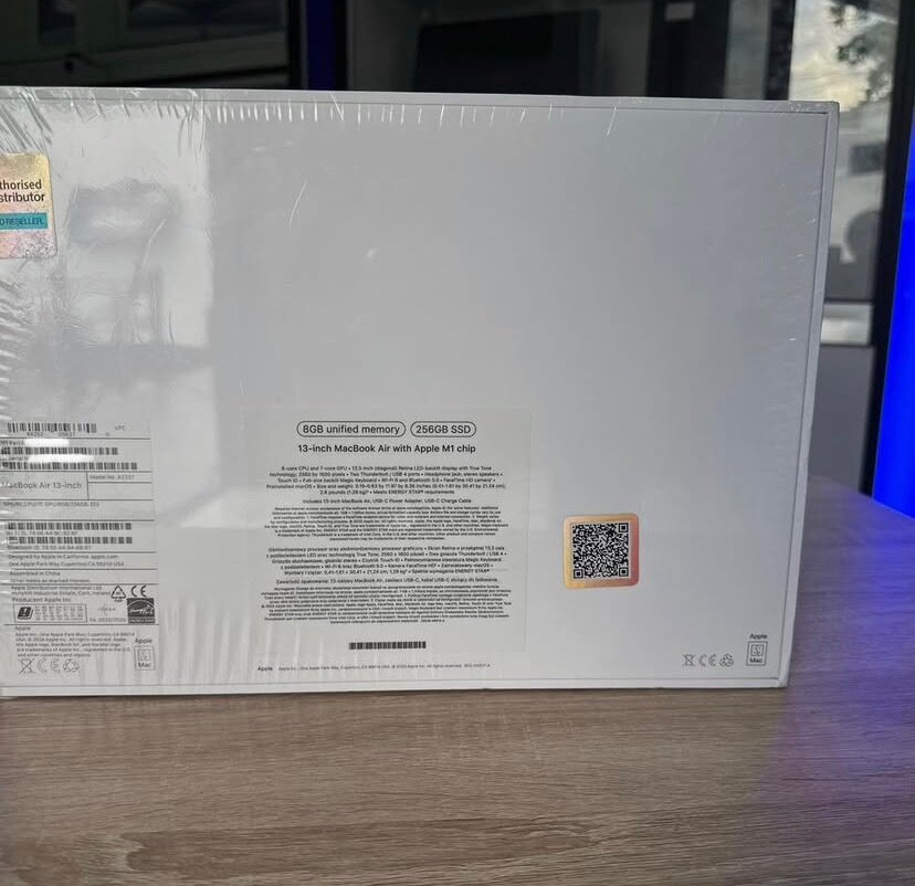 Mac Book Air M1 Chip (New)
