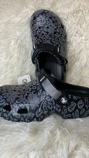 Crocs store!